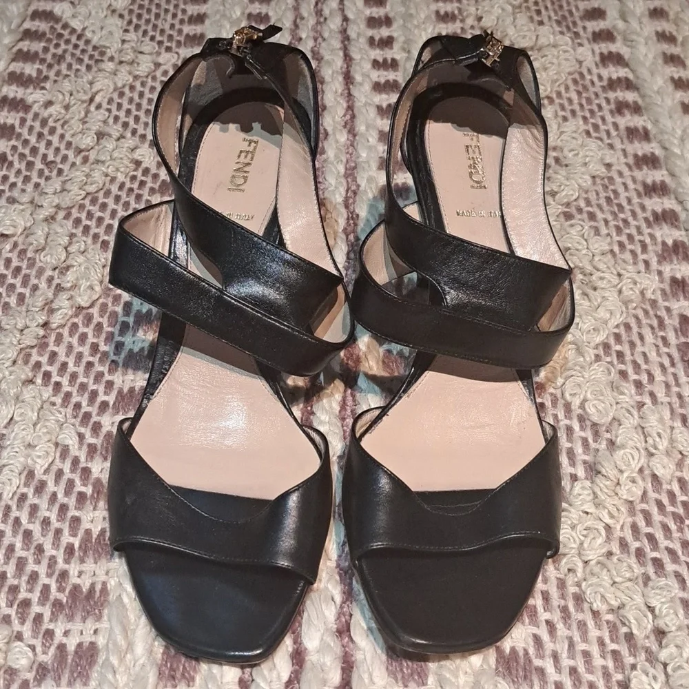 🎉POSH SALE ~ FENDI made in Italy 38.5 Vero Cuoio, $1,495.00